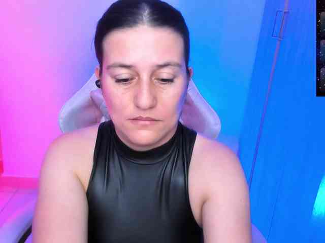 Saskyaajohnson webcam