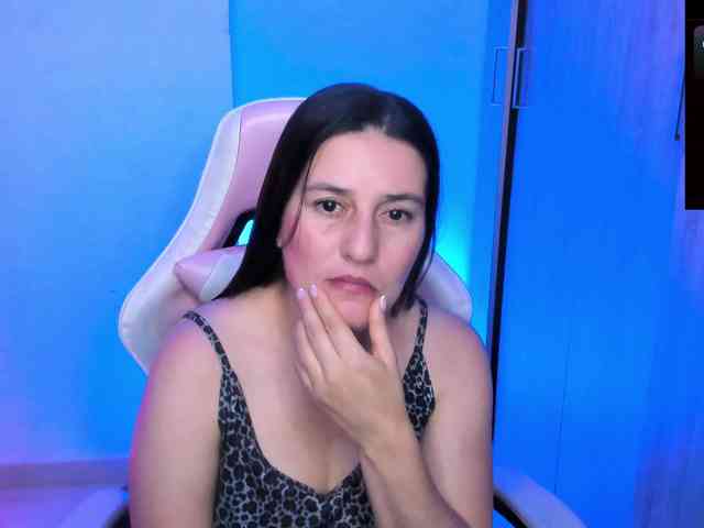 Saskyaajohnson webcam