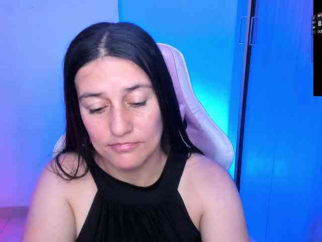 Saskyaajohnson webcam