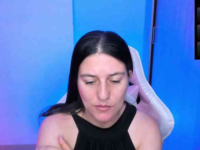 Saskyaajohnson webcam