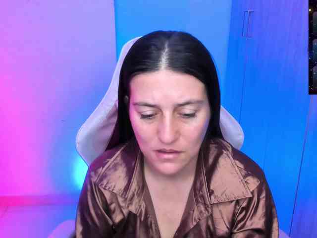 Saskyaajohnson webcam