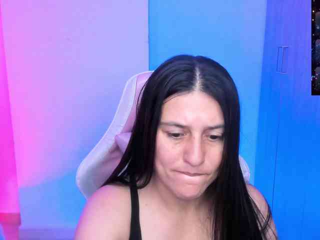 Saskyaajohnson webcam