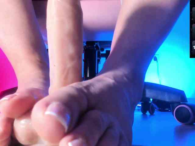 Saskyaajohnson webcam