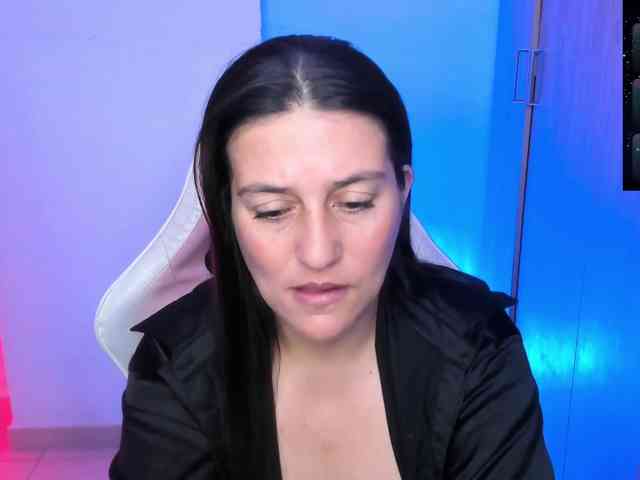 Saskyaajohnson webcam