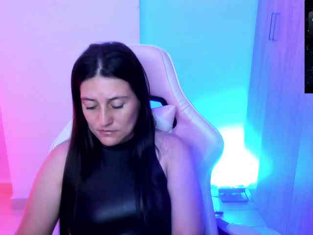 Saskyaajohnson webcam