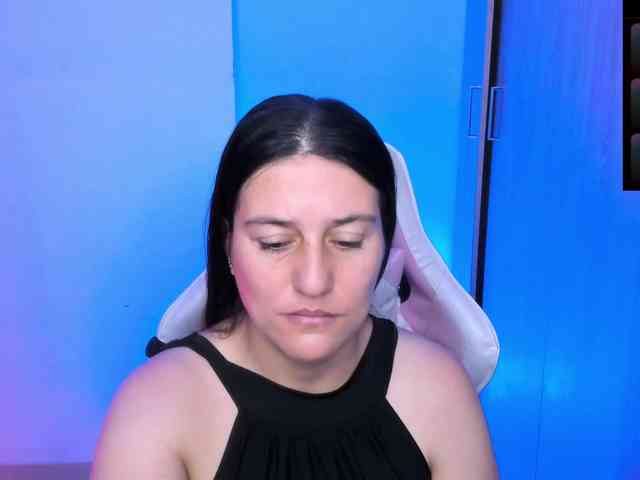 Saskyaajohnson webcam