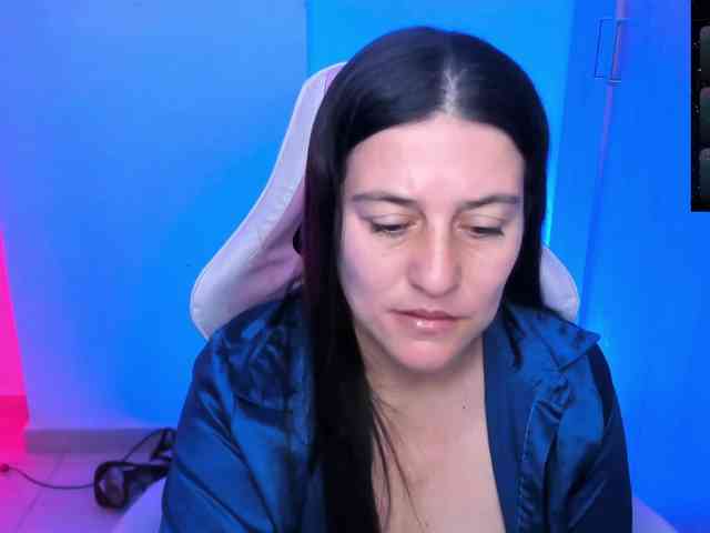 Saskyaajohnson webcam
