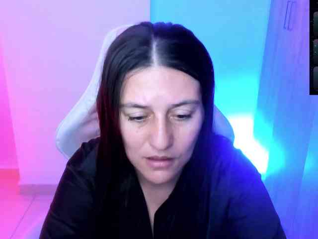 Saskyaajohnson webcam