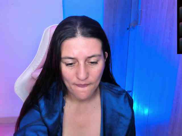 Saskyaajohnson webcam