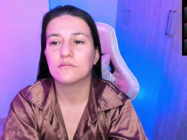 Saskyaajohnson webcam