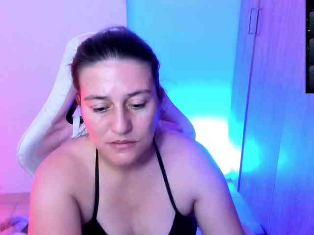 Saskyaajohnson webcam