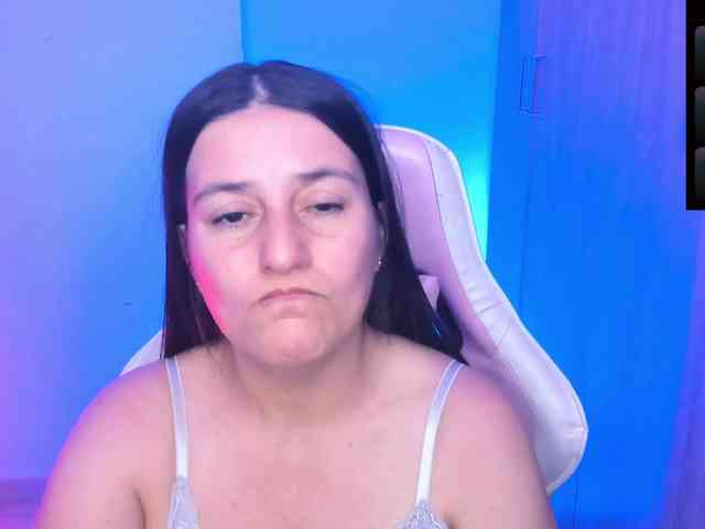 Saskyaajohnson webcam