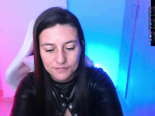 Saskyaajohnson webcam