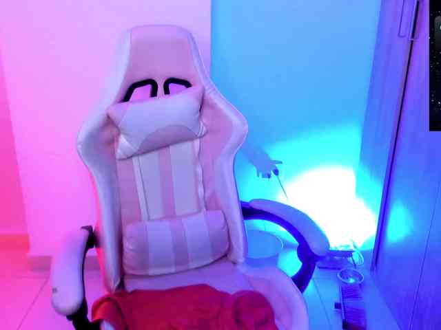 Saskyaajohnson webcam