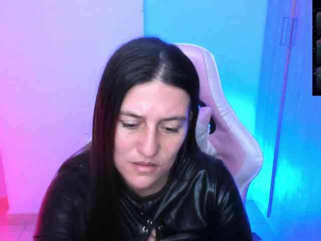 Saskyaajohnson webcam