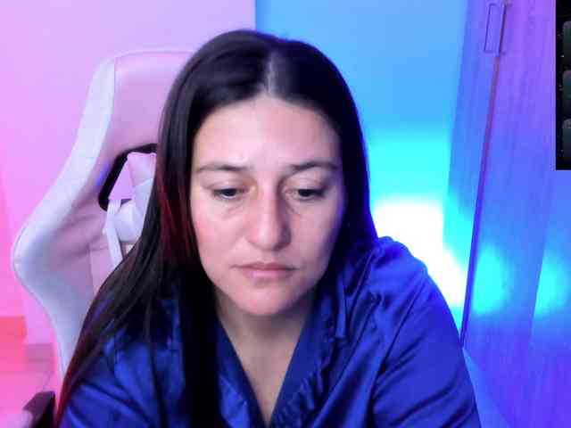 Saskyaajohnson webcam