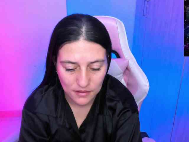 Saskyaajohnson webcam