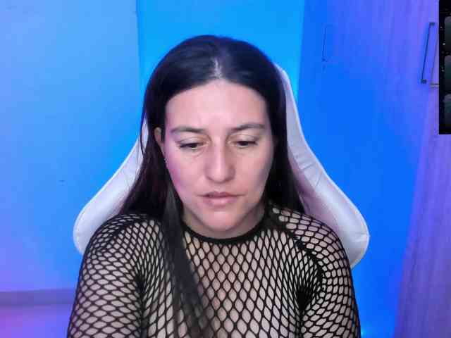 Saskyaajohnson webcam