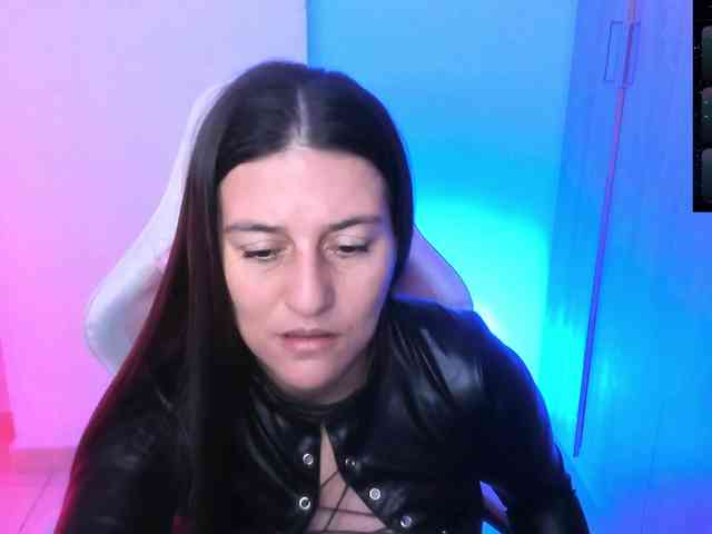 Saskyaajohnson webcam