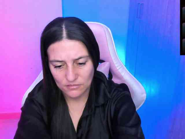 Saskyaajohnson webcam