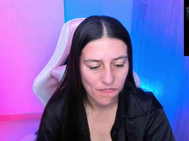 Saskyaajohnson webcam
