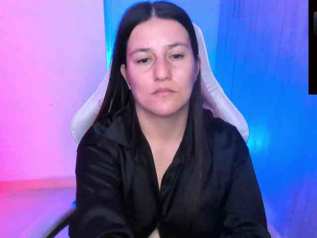 Saskyaajohnson webcam