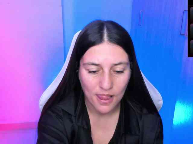 Saskyaajohnson webcam