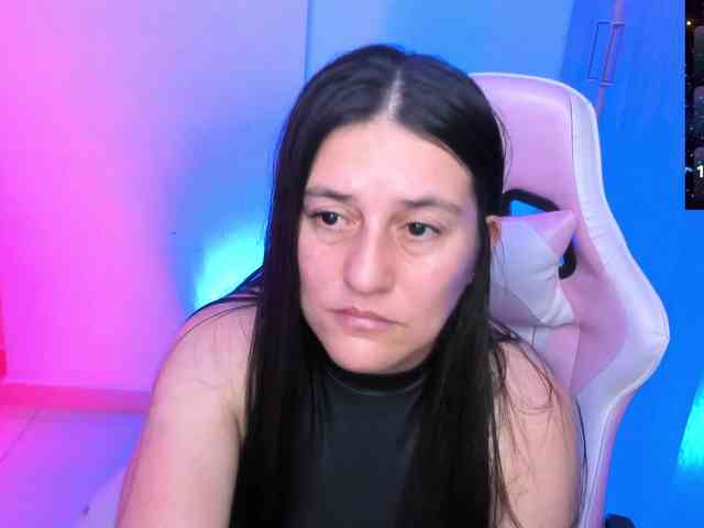 Saskyaajohnson webcam