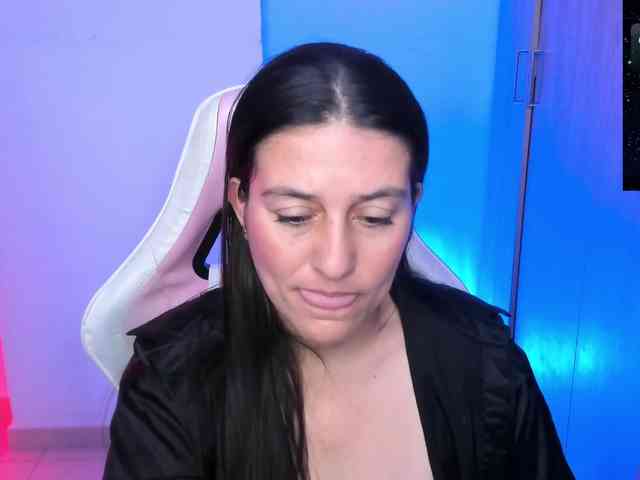 Saskyaajohnson webcam
