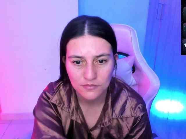 Saskyaajohnson webcam