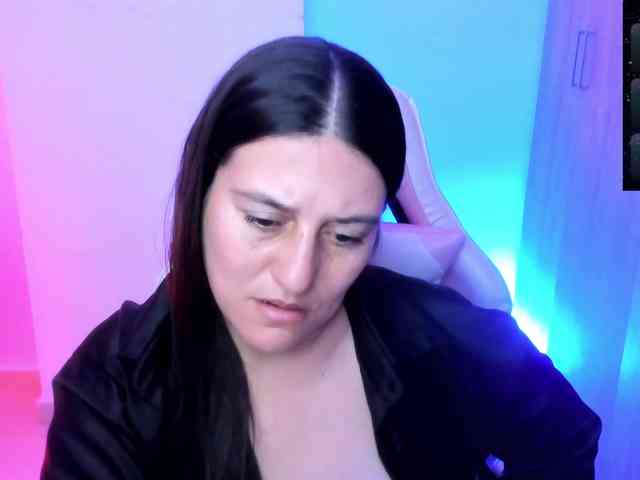 Saskyaajohnson webcam