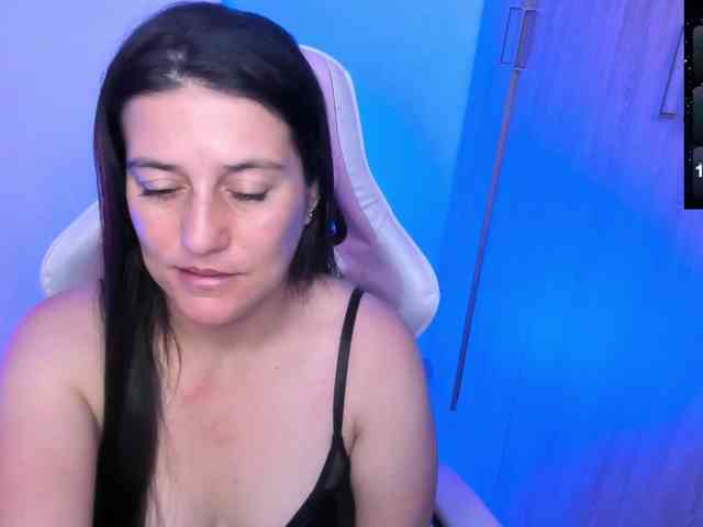 Saskyaajohnson webcam