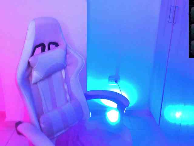 Saskyaajohnson webcam
