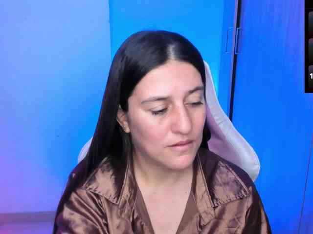 Saskyaajohnson webcam