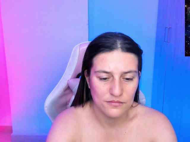 Saskyaajohnson webcam