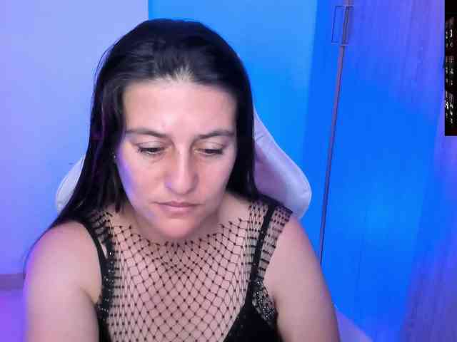 Saskyaajohnson webcam