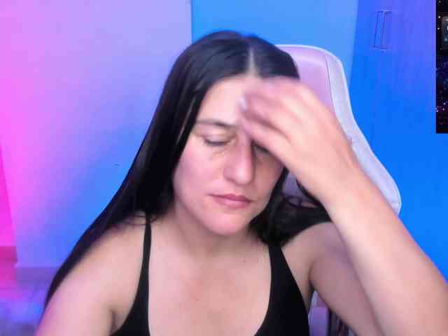 Saskyaajohnson webcam