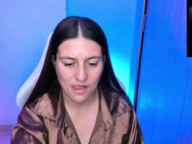 Saskyaajohnson webcam