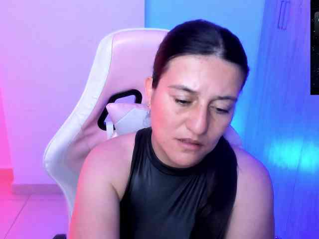 Saskyaajohnson webcam
