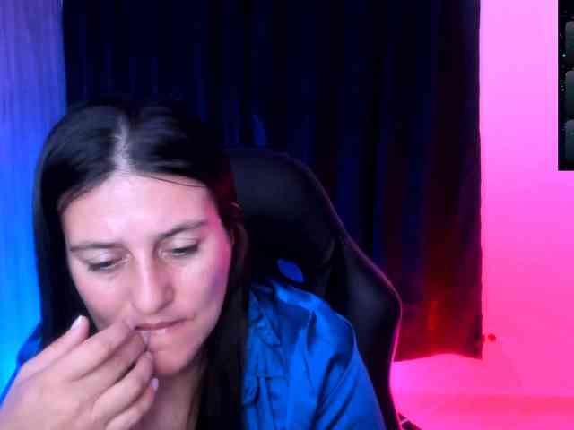 Saskyaajohnson webcam