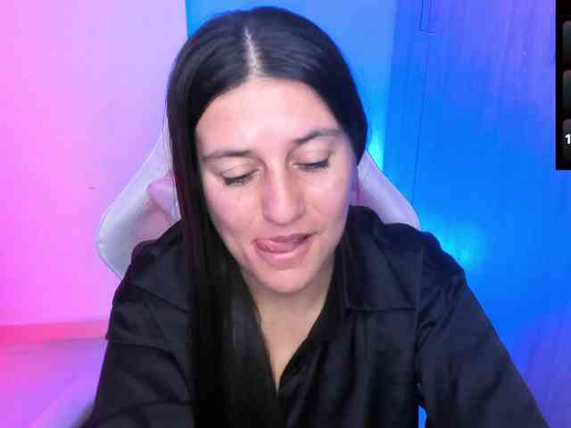 Saskyaajohnson webcam