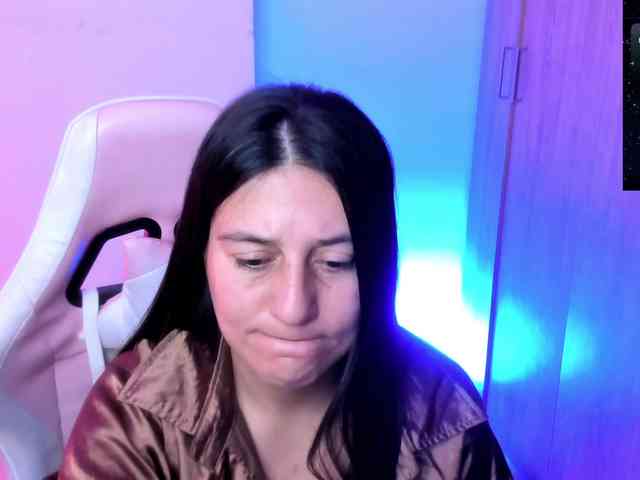 Saskyaajohnson webcam