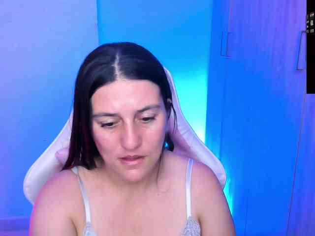 Saskyaajohnson webcam