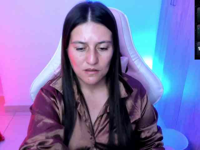 Saskyaajohnson webcam