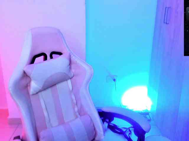 Saskyaajohnson webcam