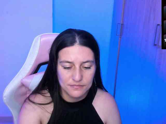 Saskyaajohnson webcam