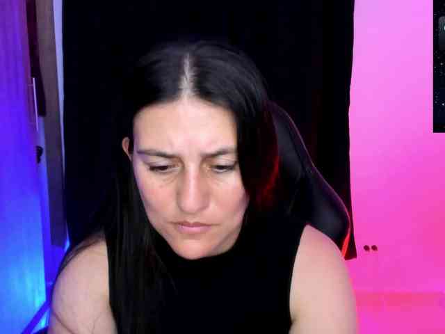 Saskyaajohnson webcam