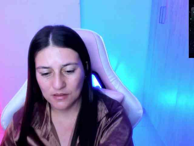 Saskyaajohnson webcam