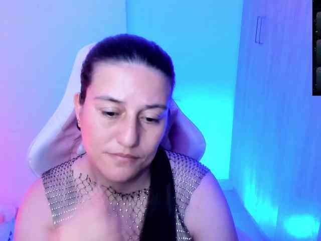 Saskyaajohnson webcam