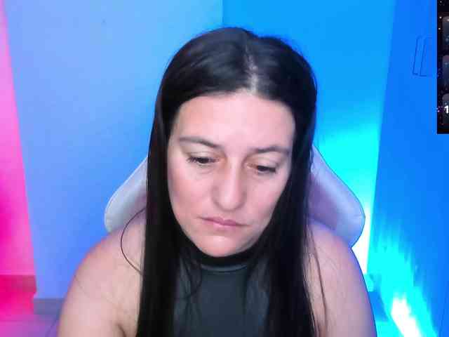 Saskyaajohnson webcam